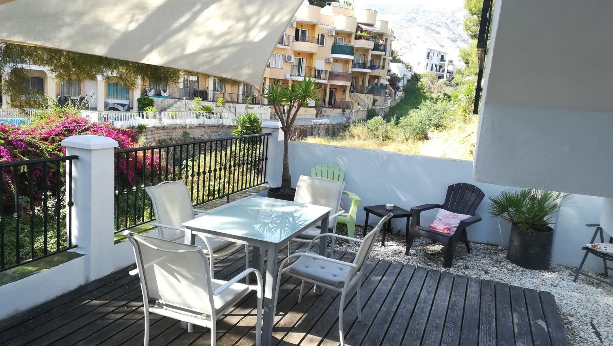 Burriana Holiday Apartments Нерха Стая снимка